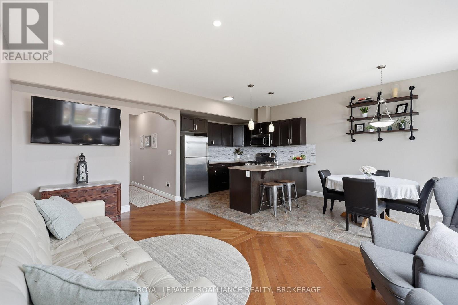 136 Simurda Court, Loyalist, Ontario  K7N 0A8 - Photo 24 - X13019402