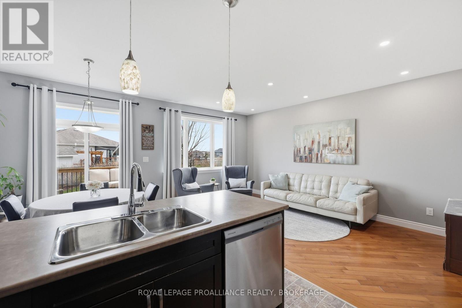 136 Simurda Court, Loyalist, Ontario  K7N 0A8 - Photo 22 - X13019402