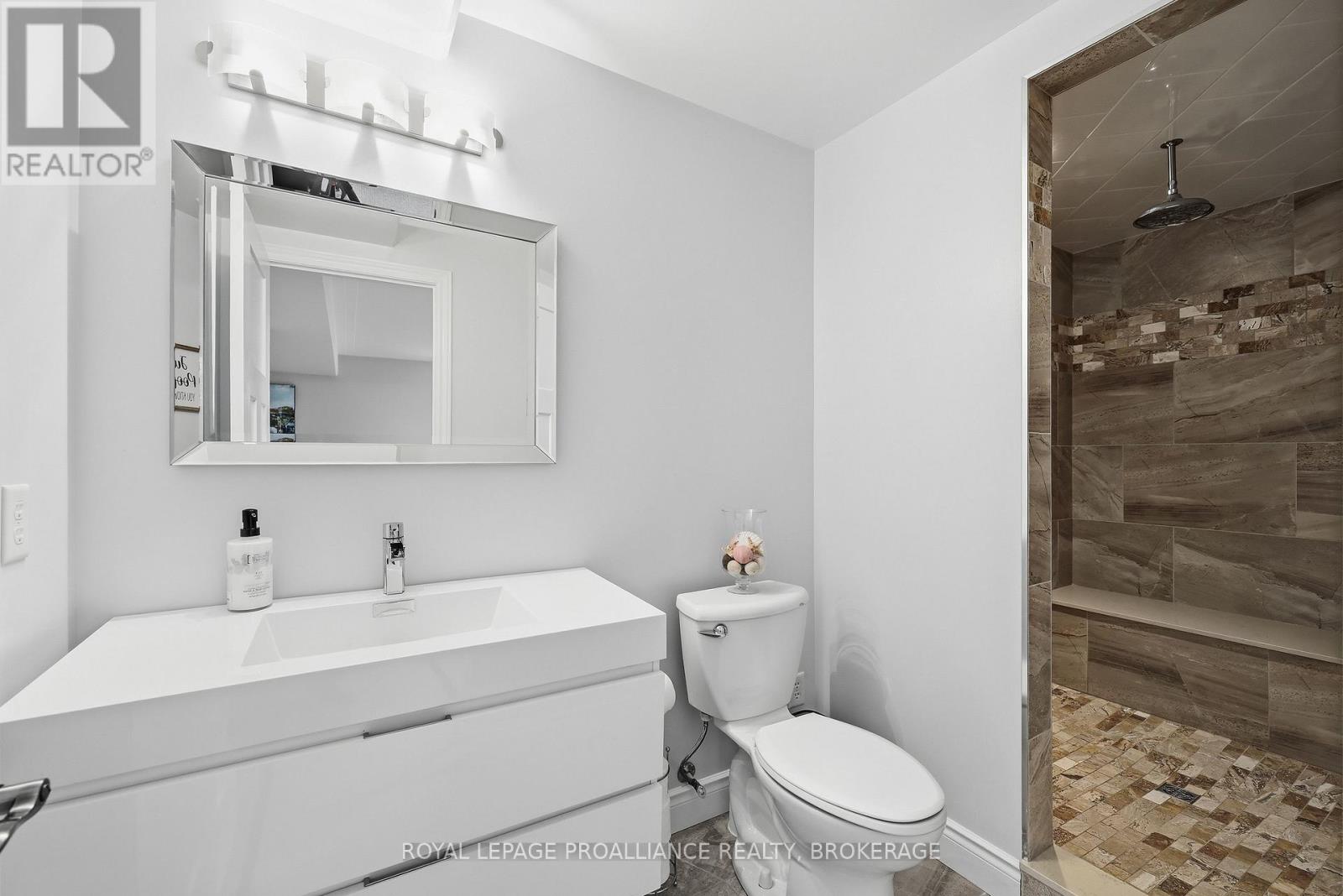 136 Simurda Court, Loyalist, Ontario  K7N 0A8 - Photo 44 - X13019402