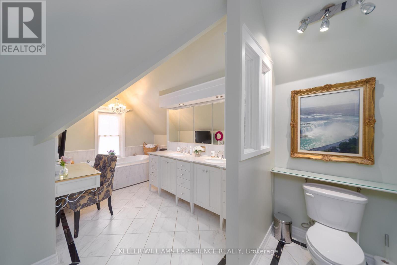 72 High Street, Barrie (Queen's Park), Ontario  L4N 1W4 - Photo 27 - S13020614