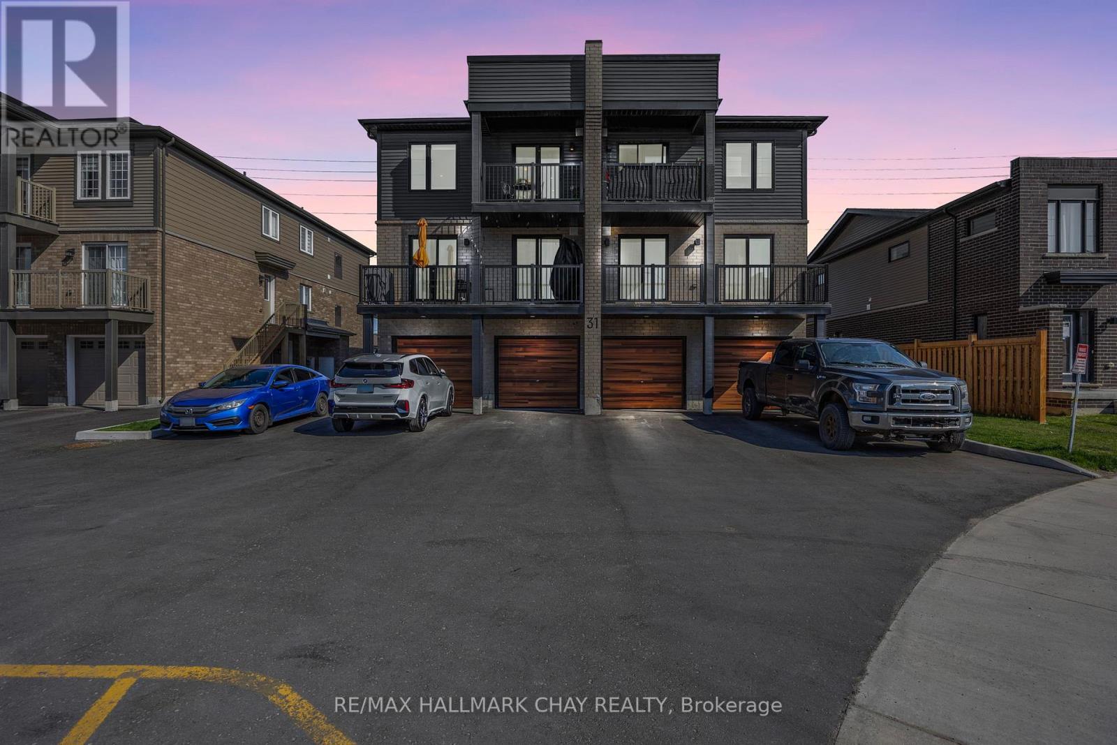 9 - 31 PUMPKIN CORNER CRESCENT, Barrie, Ontario