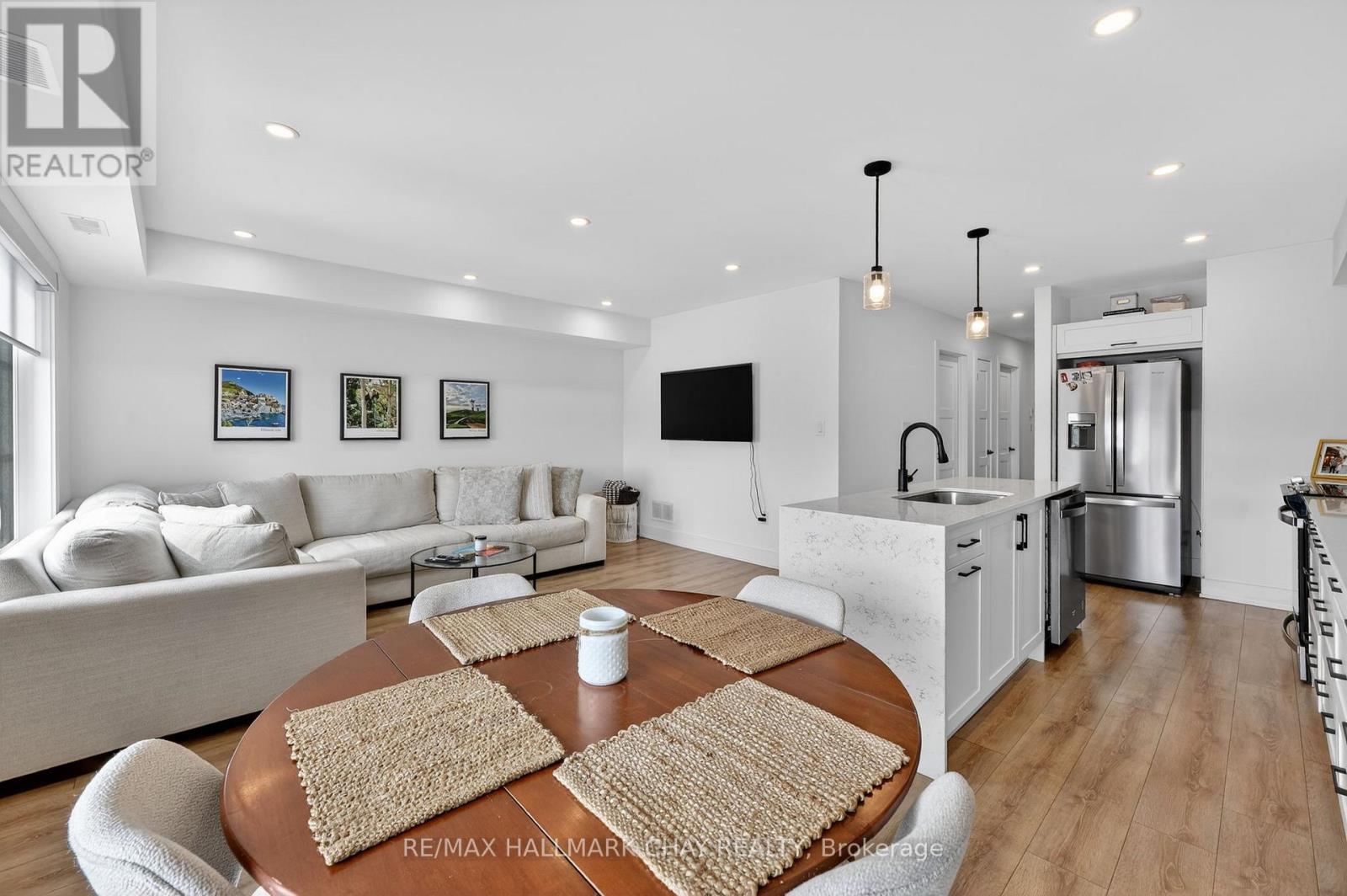 9 - 31 Pumpkin Corner Crescent, Barrie (Innis-Shore), Ontario  L9J 0C2 - Photo 6 - S13020714