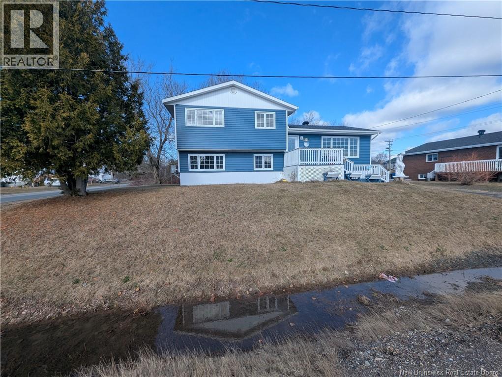 1171 Victoria, Bathurst, New Brunswick  E2A 4G2 - Photo 3 - NB137515