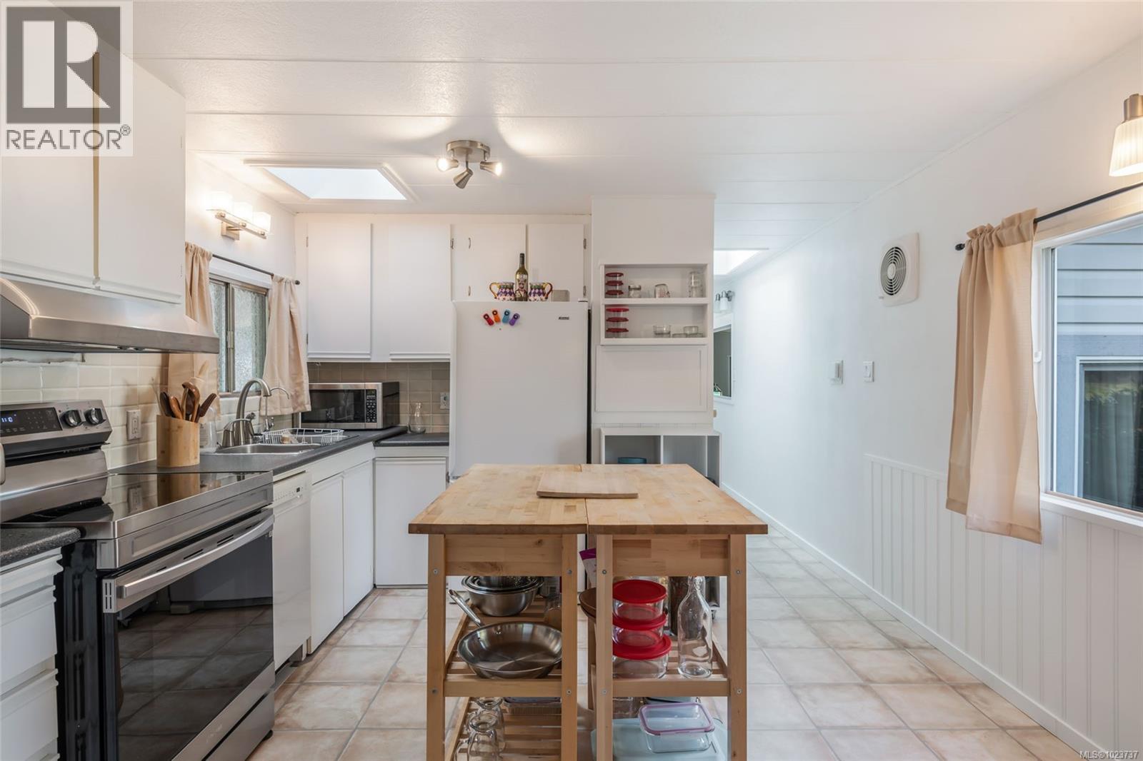 1520 King Rd, Qualicum Beach, British Columbia  V9K 2A8 - Photo 11 - 1023737