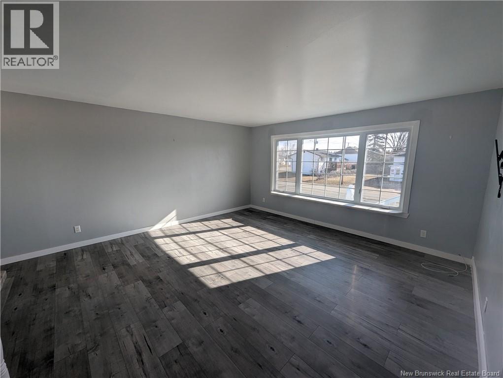 1171 Victoria, Bathurst, New Brunswick  E2A 4G2 - Photo 12 - NB137515