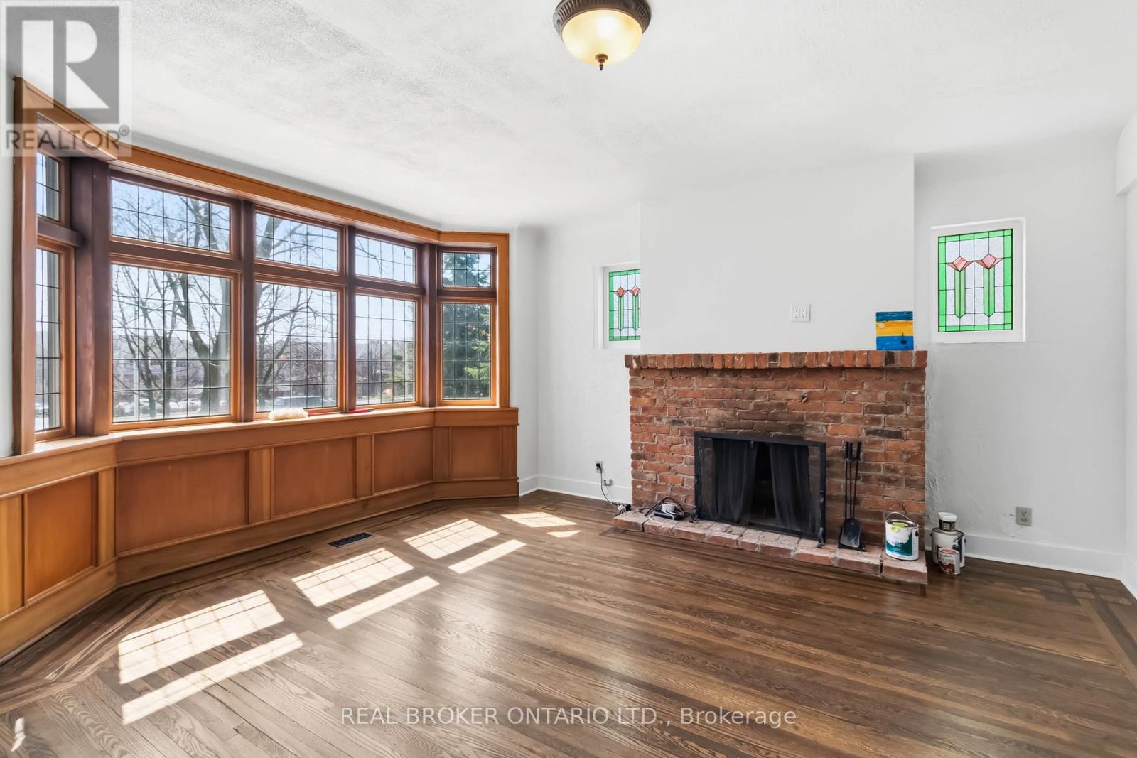 Main Level - 295 Plains Road W, Burlington, Ontario  L7T 1G1 - Photo 11 - W13020566