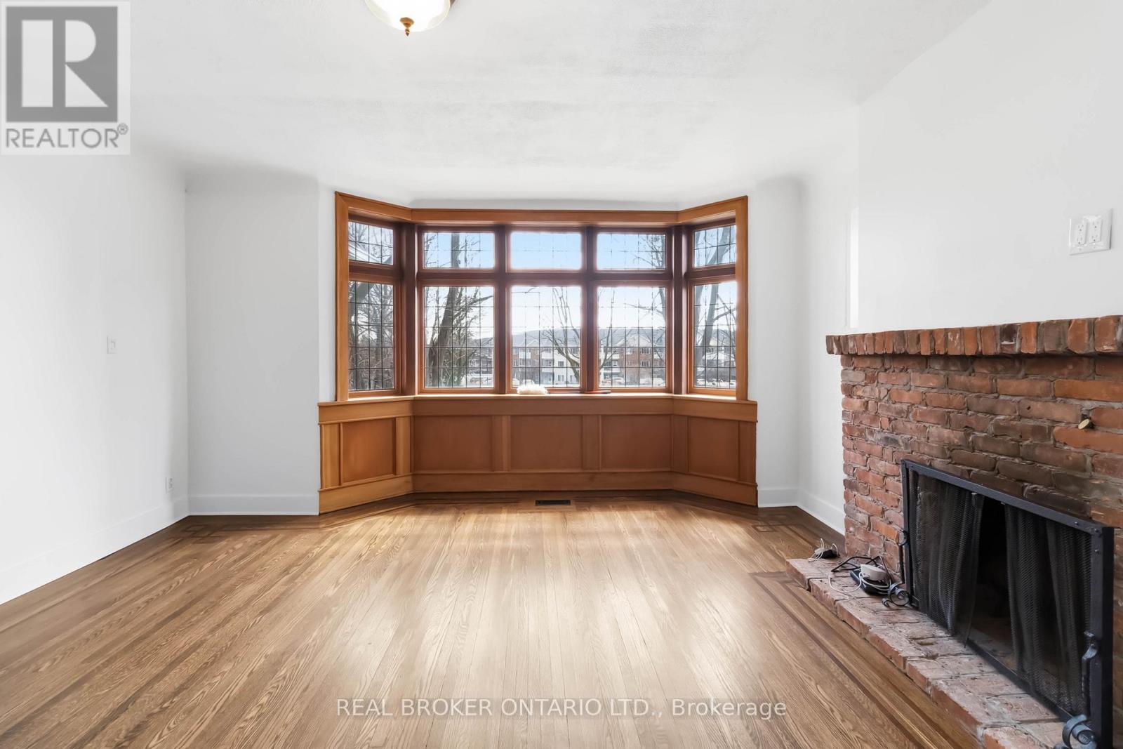 Main Level - 295 Plains Road W, Burlington, Ontario  L7T 1G1 - Photo 12 - W13020566