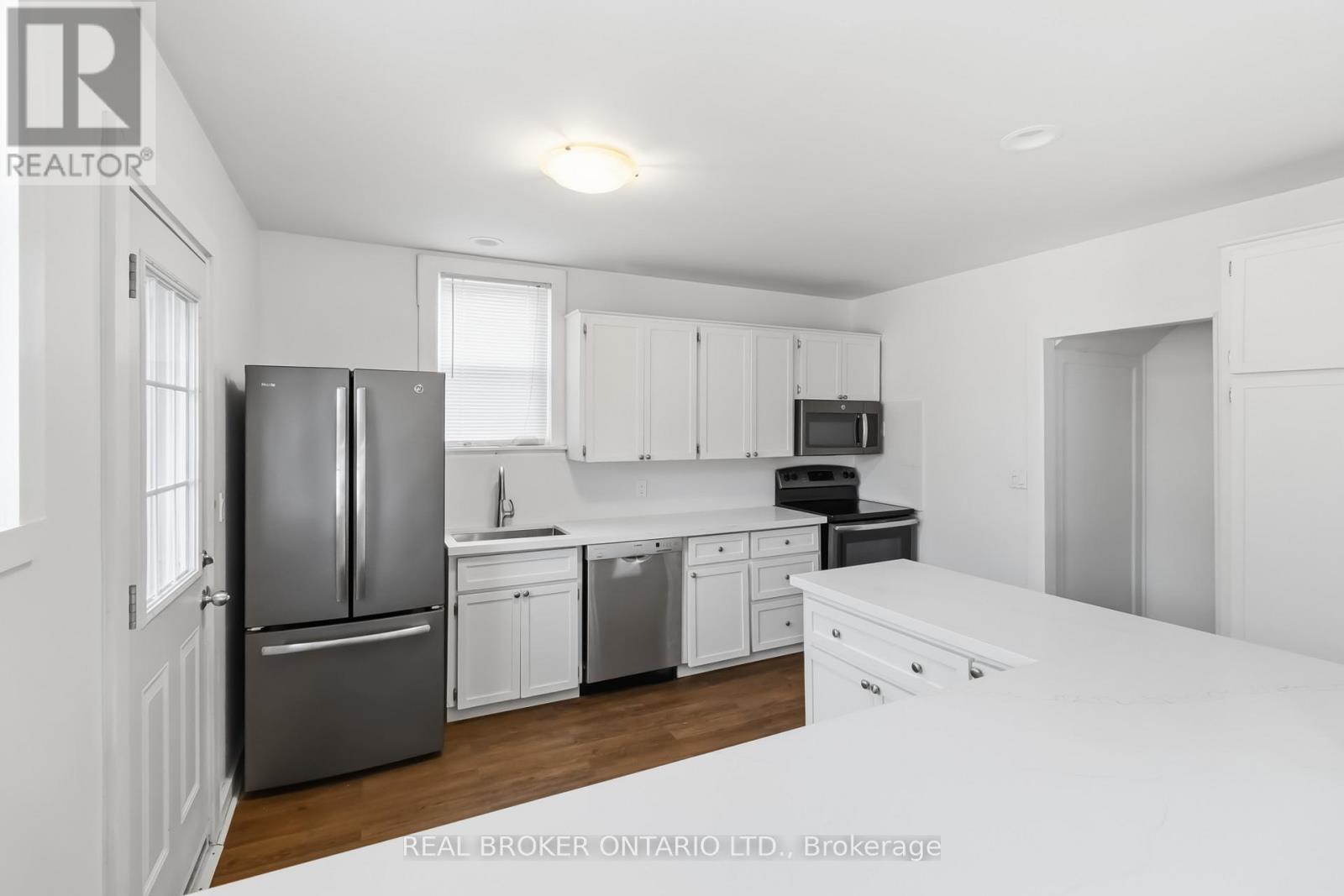 Main Level - 295 Plains Road W, Burlington, Ontario  L7T 1G1 - Photo 2 - W13020566