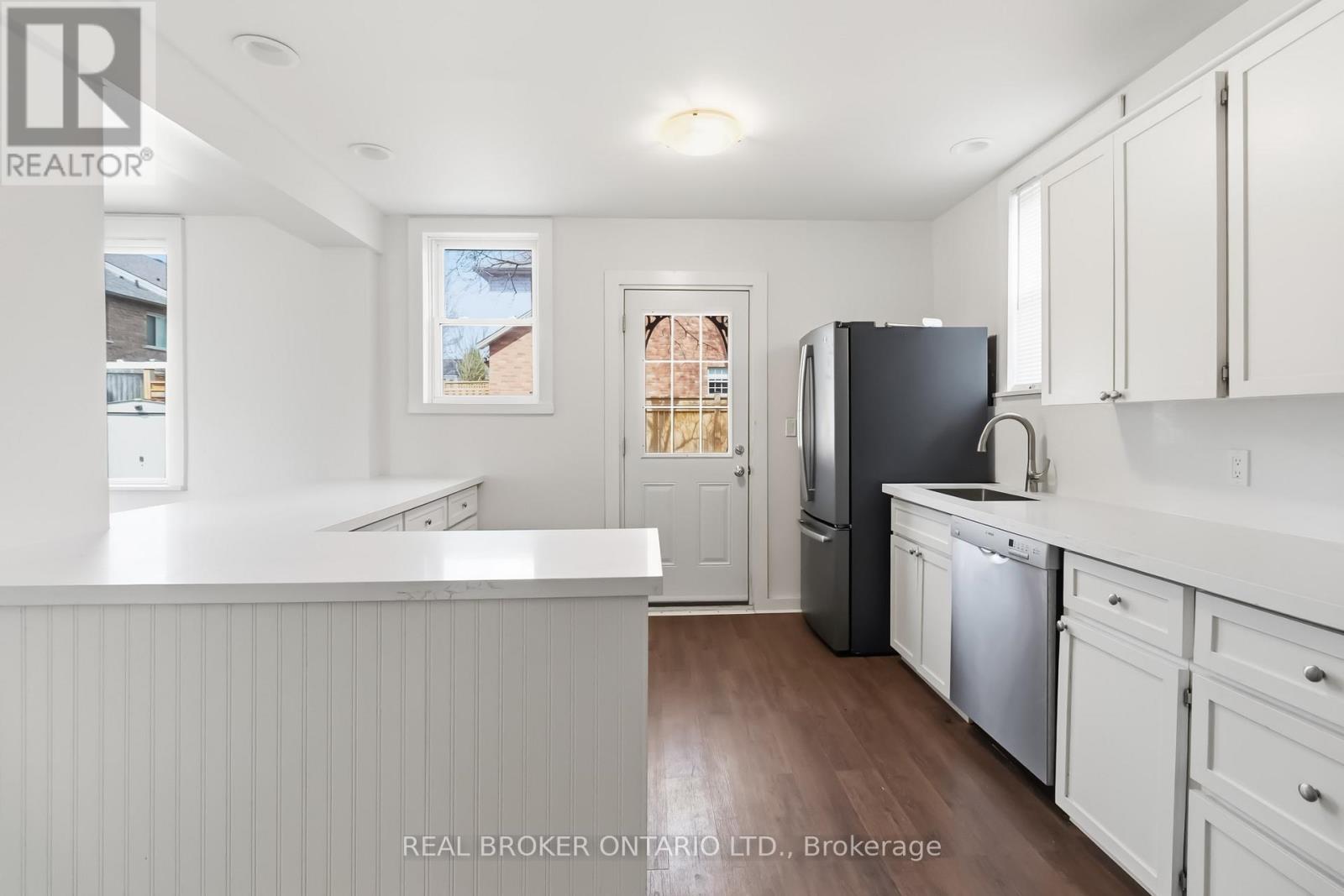 Main Level - 295 Plains Road W, Burlington, Ontario  L7T 1G1 - Photo 3 - W13020566