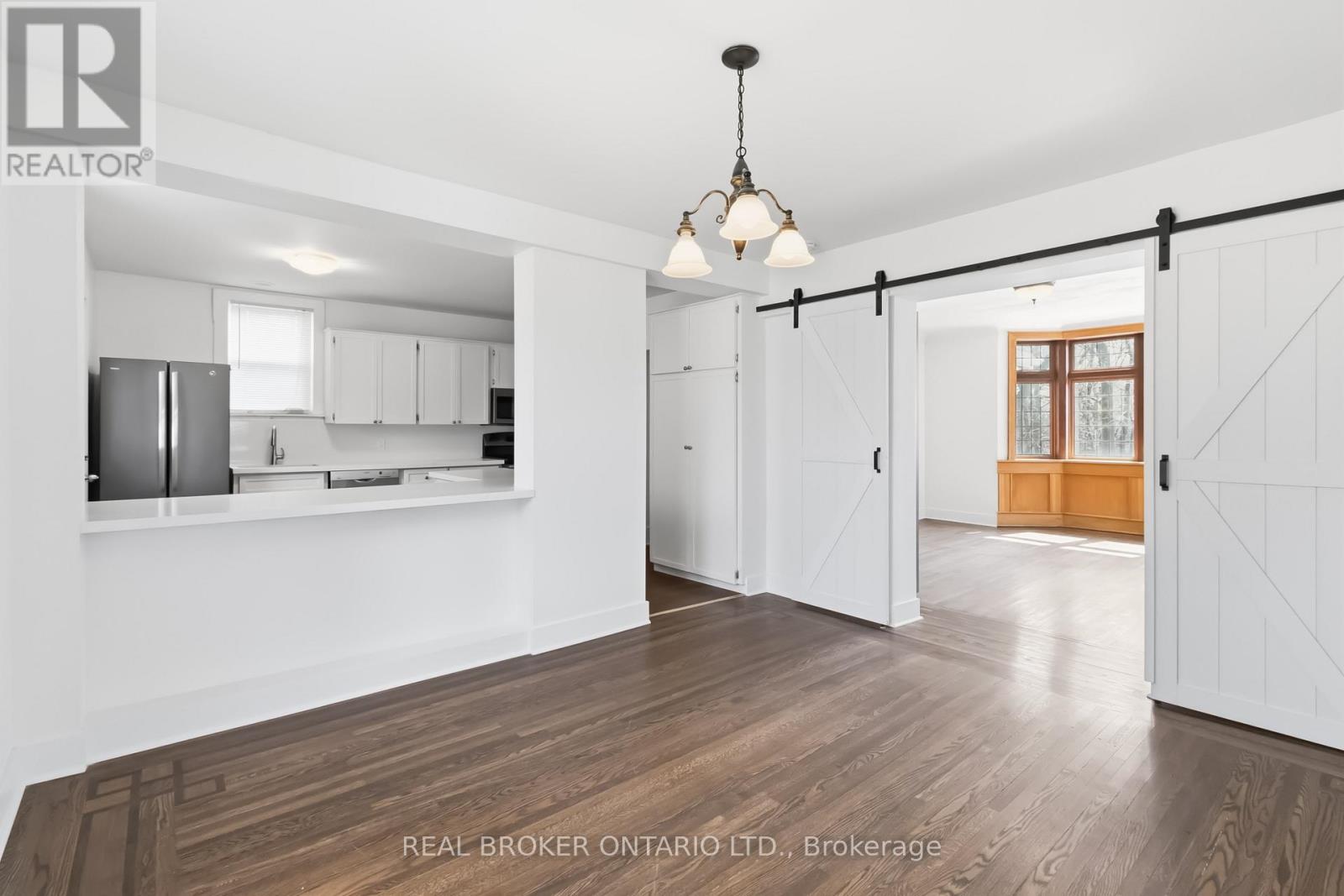 Main Level - 295 Plains Road W, Burlington, Ontario  L7T 1G1 - Photo 6 - W13020566