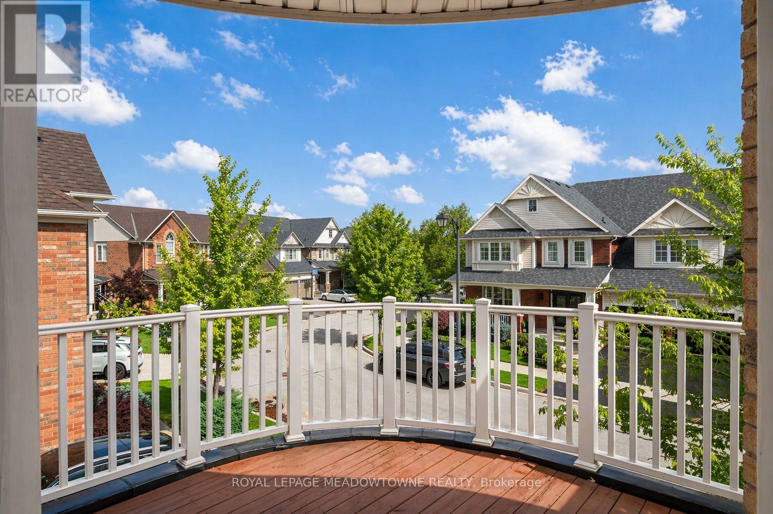 720 Lingen Crescent, Milton (Co Coates), Ontario  L9T 0E5 - Photo 2 - W13020580