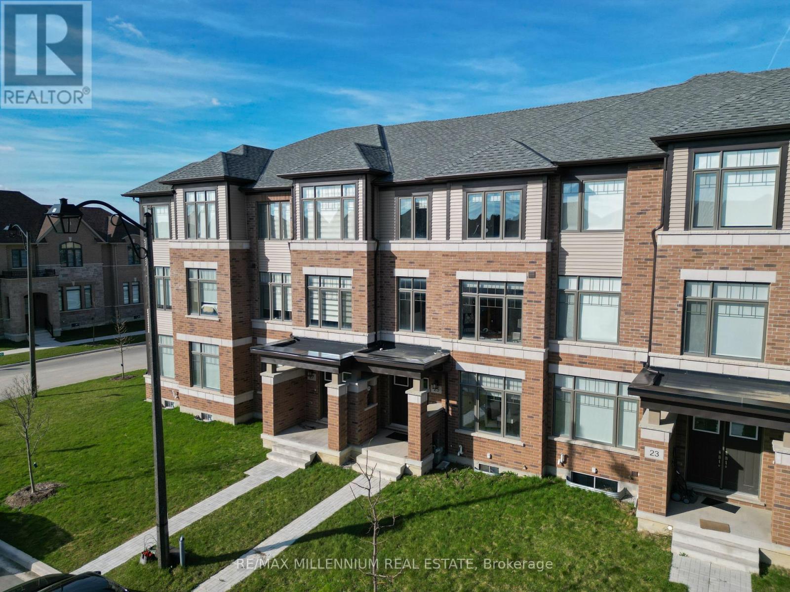 25 LIPSCOTT DRIVE, caledon, Ontario