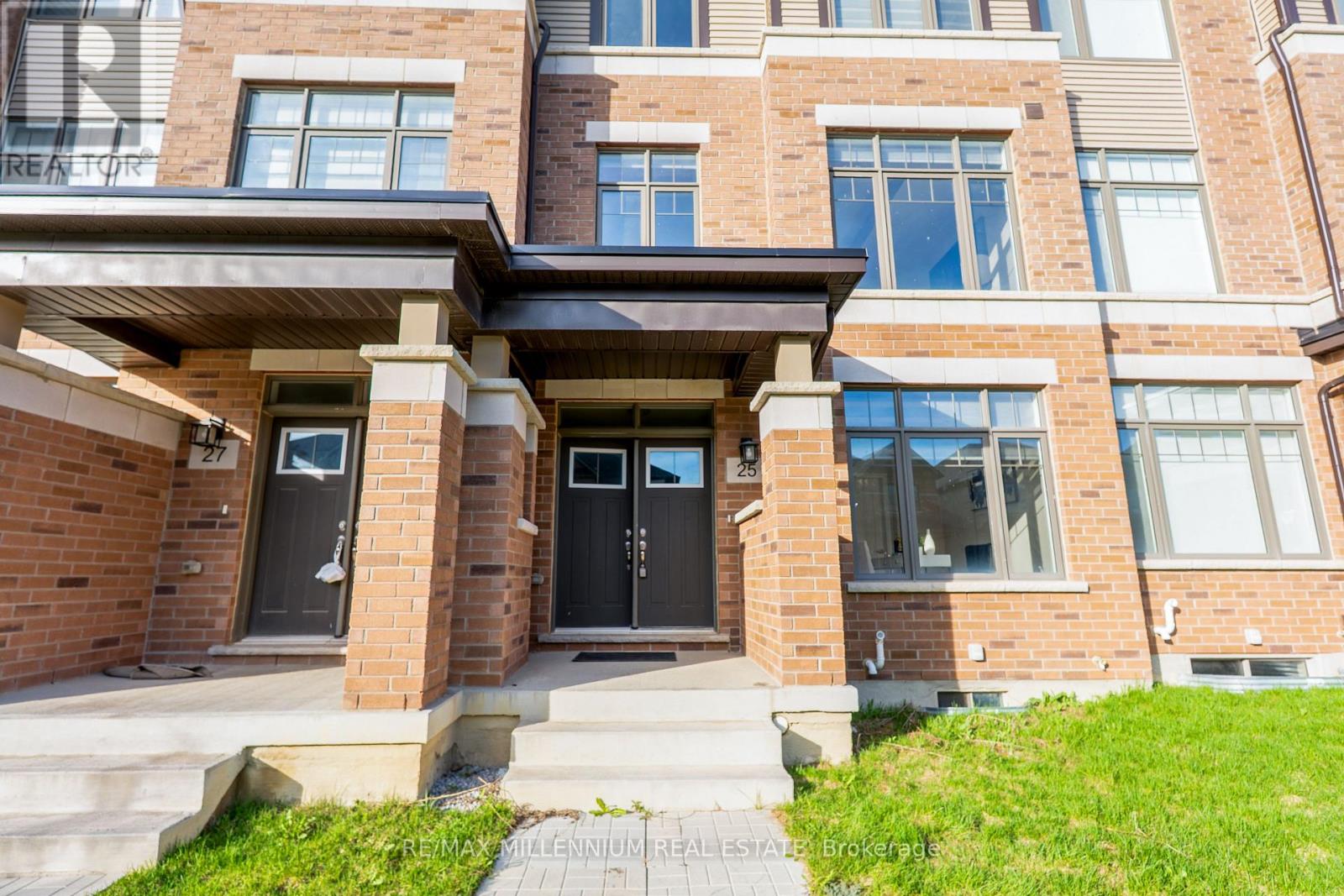 25 Lipscott Drive, Caledon, Ontario  L7C 4J7 - Photo 3 - W13020666