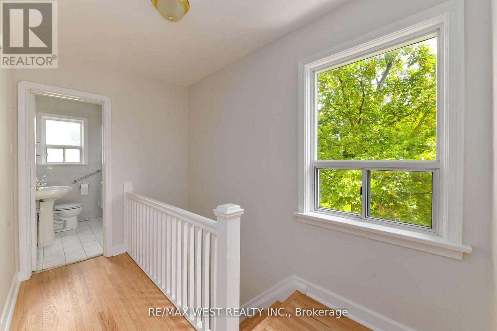 83 East Drive, Toronto, Ontario  M6N 2N8 - Photo 16 - W13020700