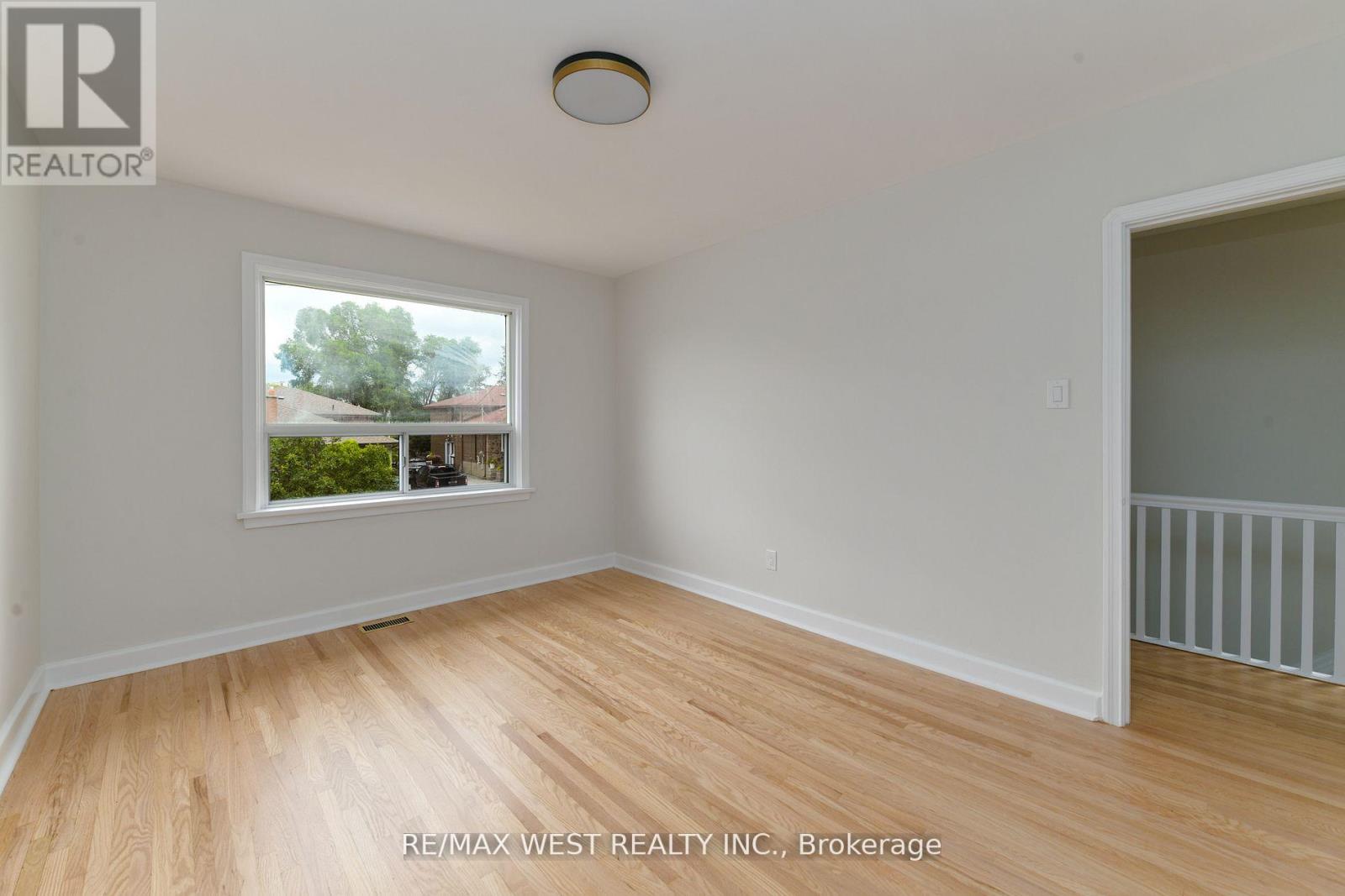 83 East Drive, Toronto, Ontario  M6N 2N8 - Photo 20 - W13020700