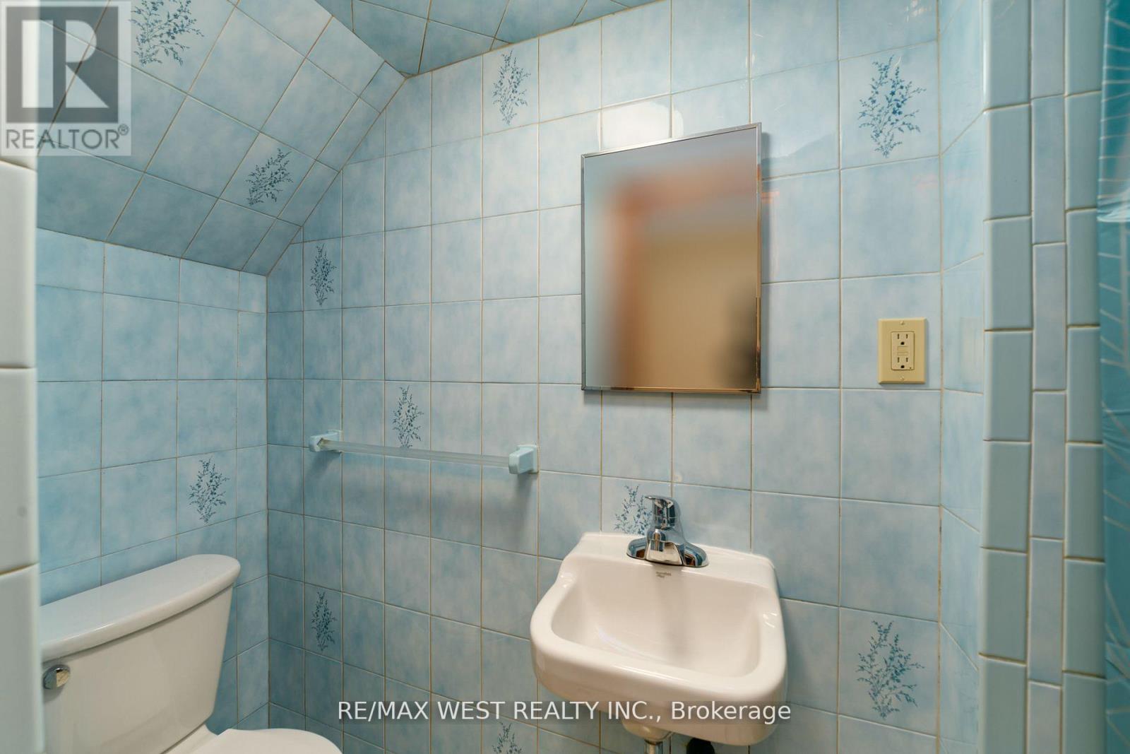 83 East Drive, Toronto, Ontario  M6N 2N8 - Photo 28 - W13020700