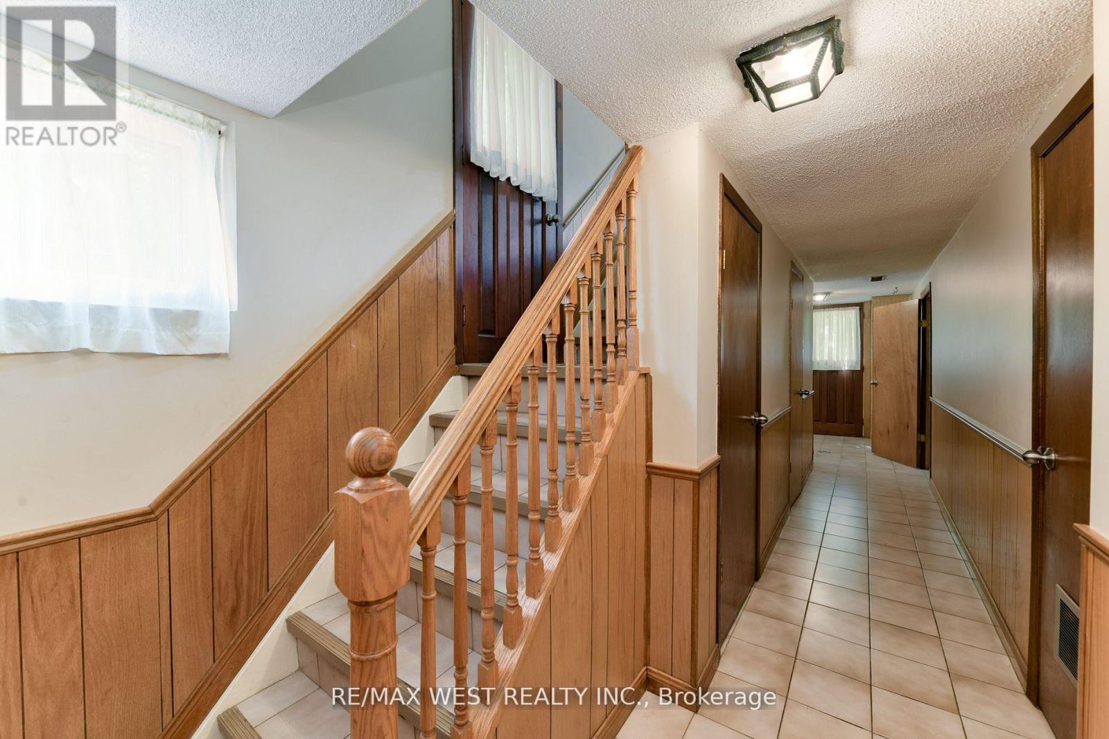 83 East Drive, Toronto, Ontario  M6N 2N8 - Photo 29 - W13020700