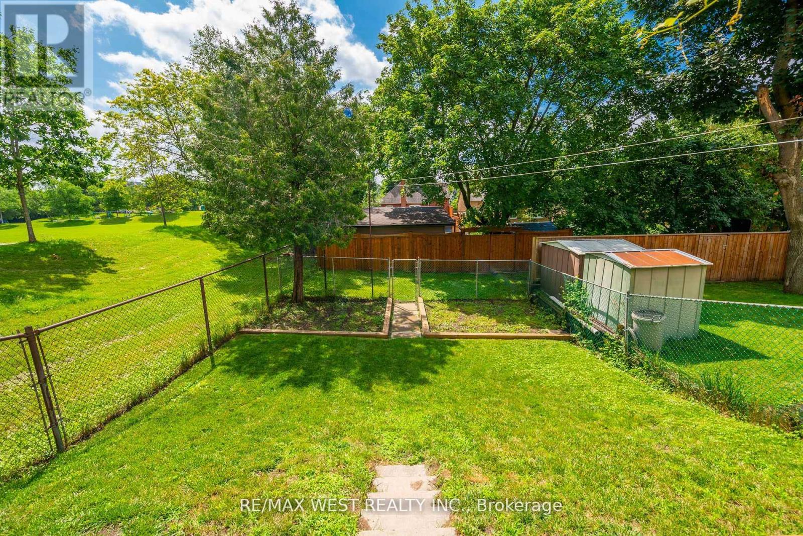 83 East Drive, Toronto, Ontario  M6N 2N8 - Photo 35 - W13020700