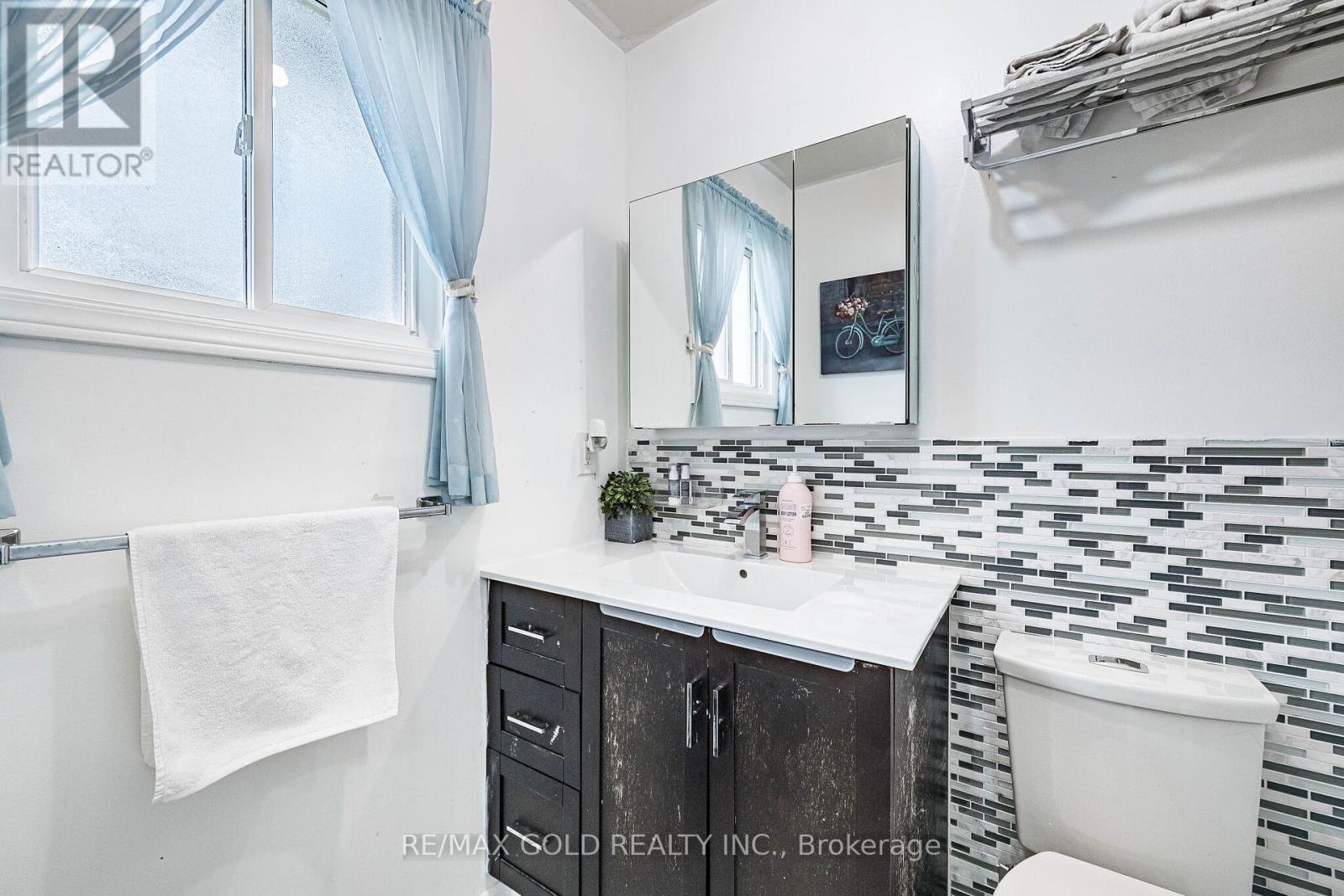 9 Princeton Terrace, Brampton, Ontario  L6S 3S4 - Photo 28 - W13020720