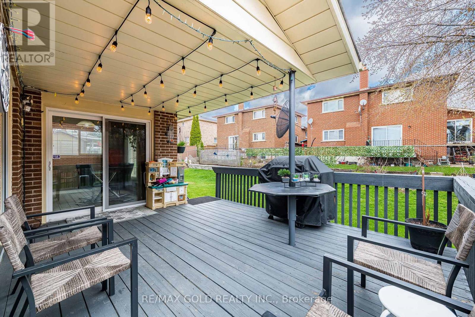 9 Princeton Terrace, Brampton, Ontario  L6S 3S4 - Photo 46 - W13020720