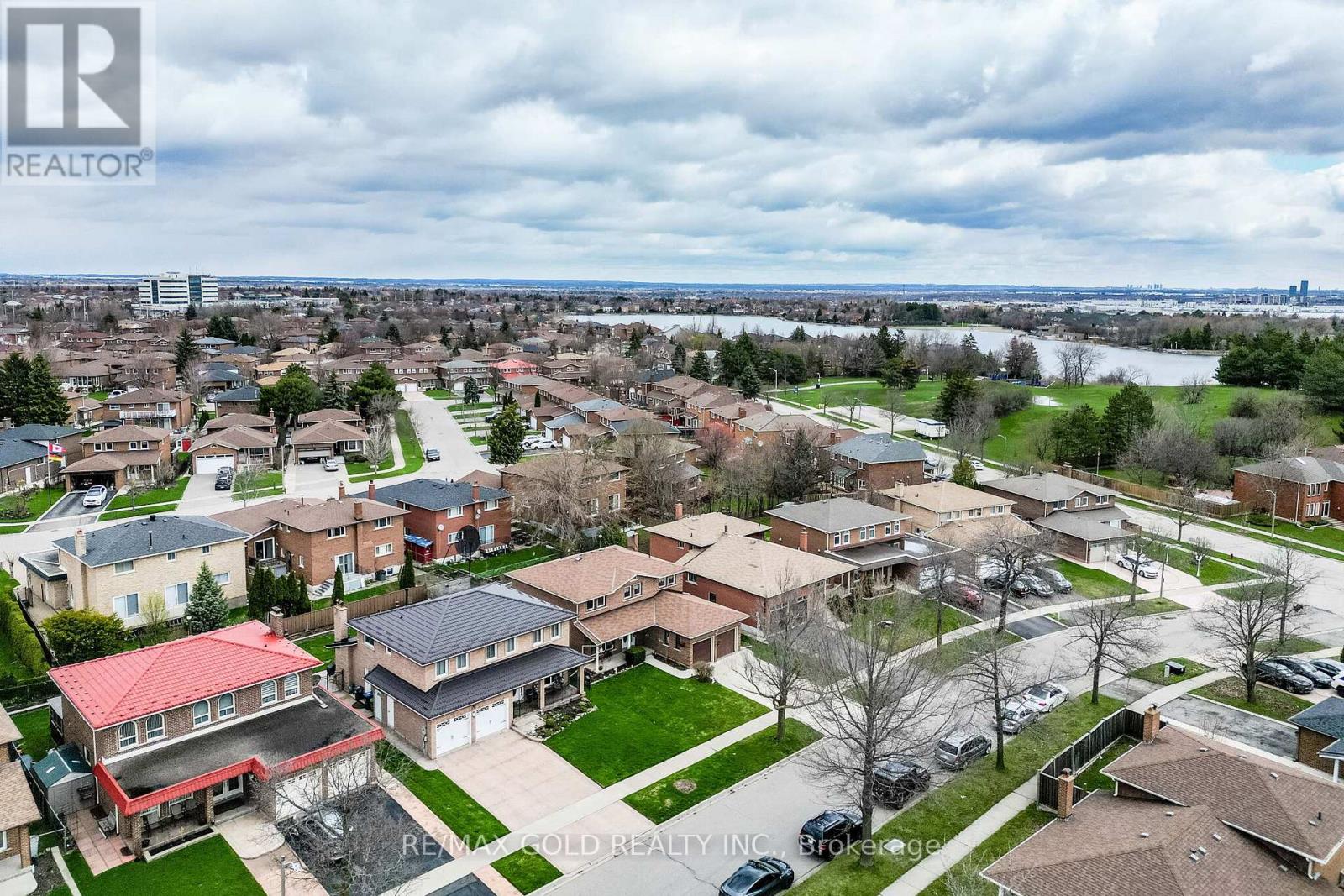 9 Princeton Terrace, Brampton, Ontario  L6S 3S4 - Photo 5 - W13020720