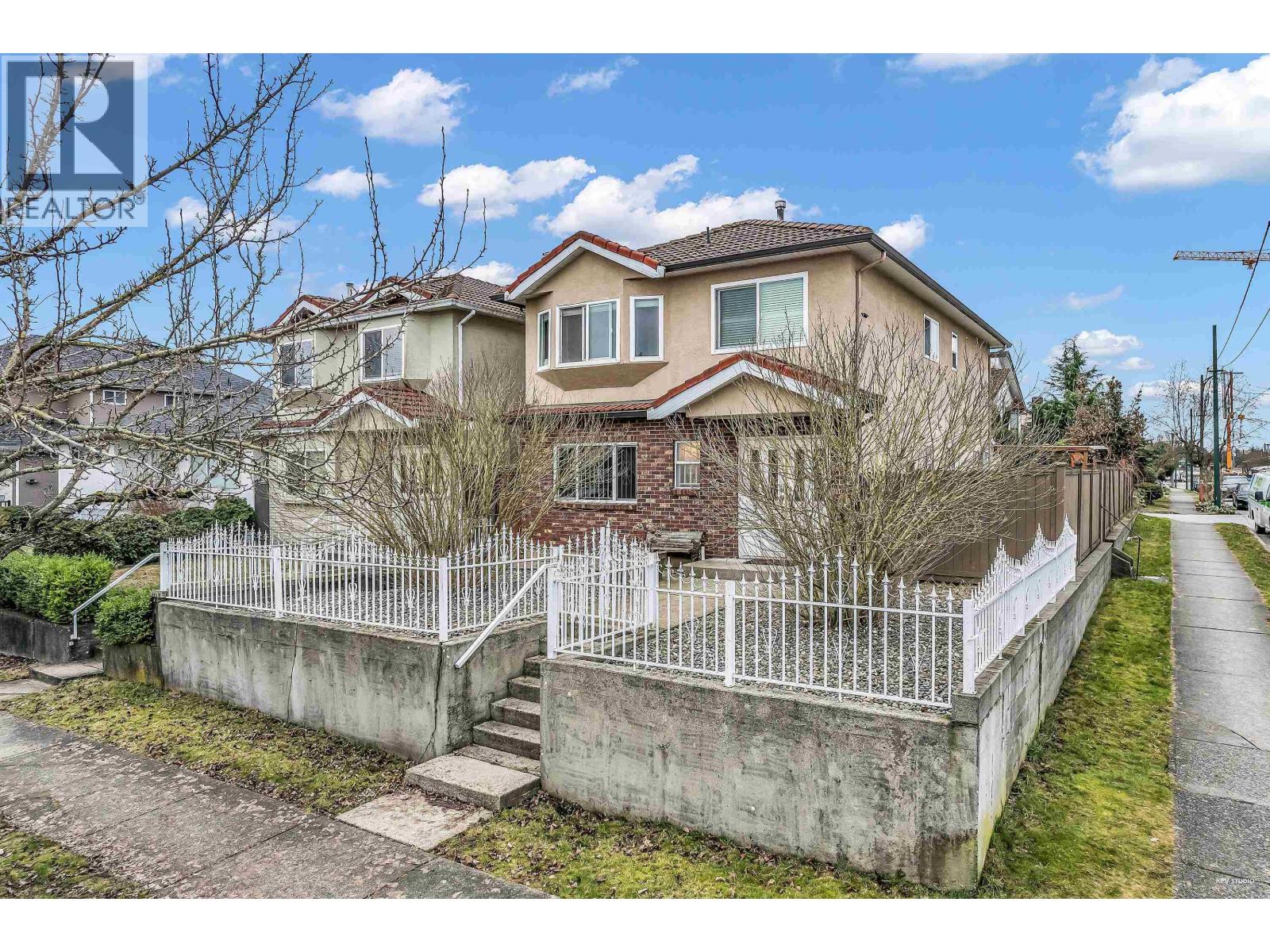 2808 Horley Street, Vancouver, British Columbia  V5R 4R9 - Photo 3 - R3113289