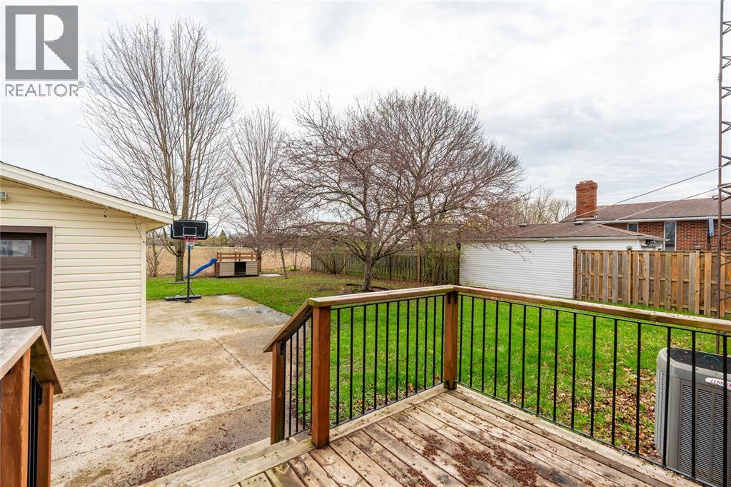28 Highland Drive, Wallaceburg, Ontario  N8A 2K4 - Photo 17 - 26007543