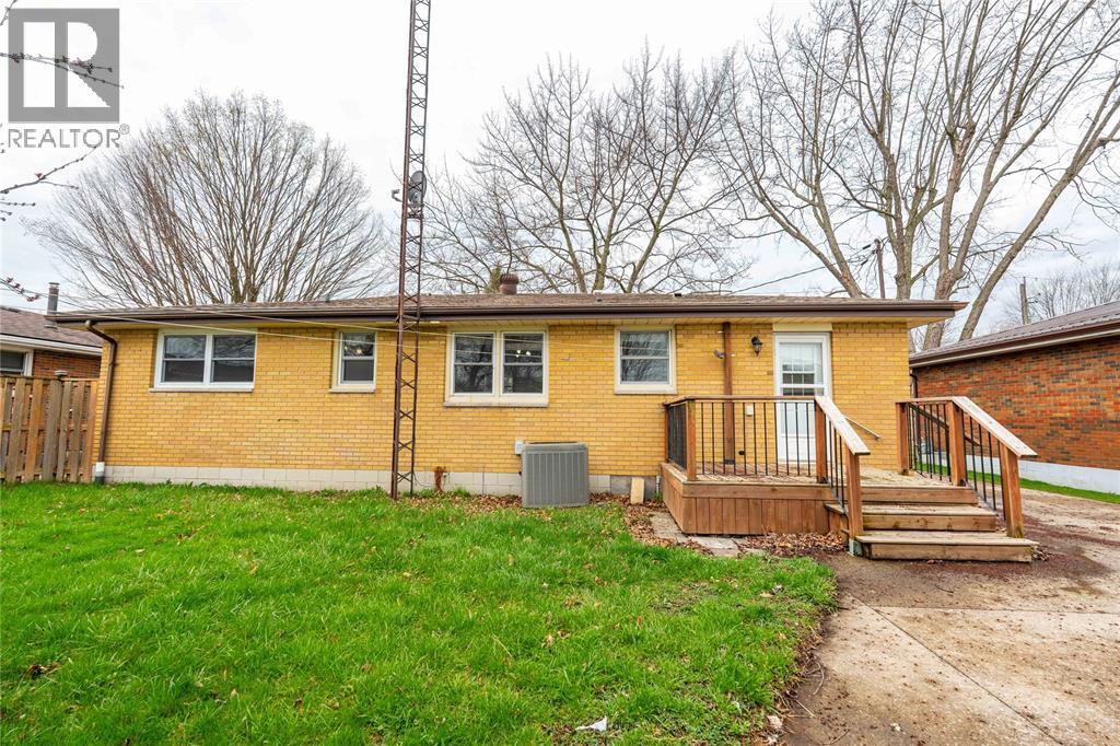28 Highland Drive, Wallaceburg, Ontario  N8A 2K4 - Photo 19 - 26007543