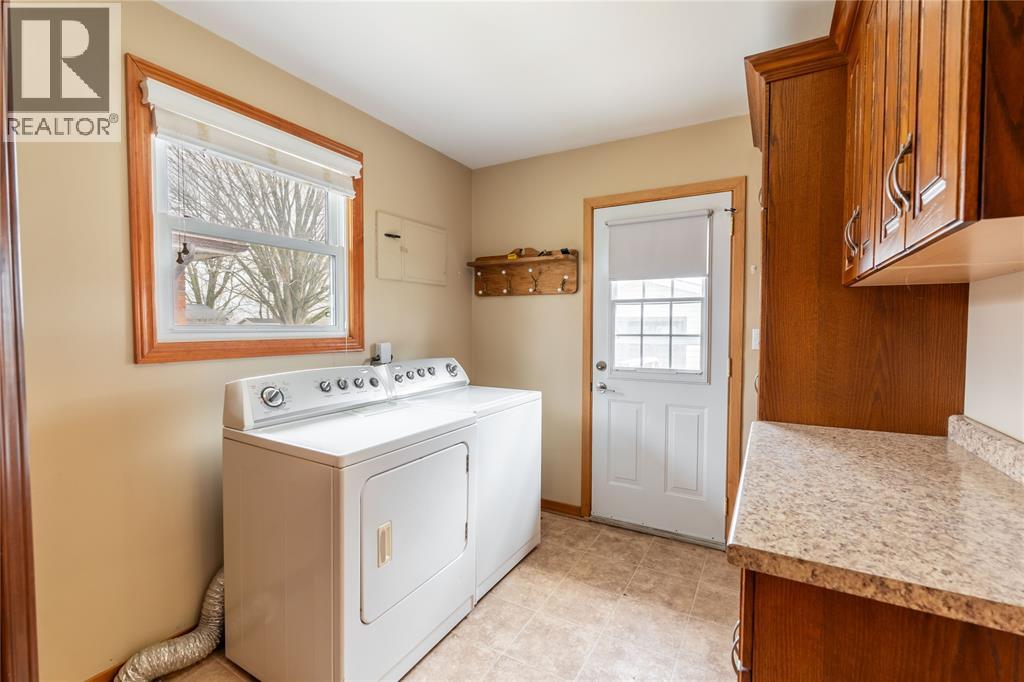 28 Highland Drive, Wallaceburg, Ontario  N8A 2K4 - Photo 15 - 26007543