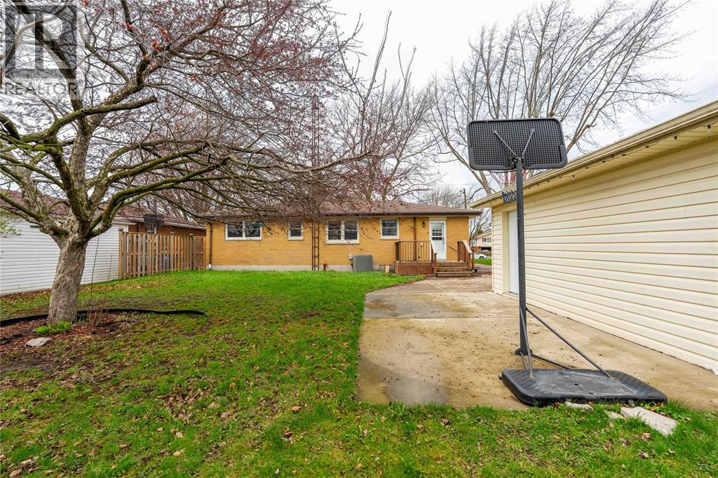 28 Highland Drive, Wallaceburg, Ontario  N8A 2K4 - Photo 21 - 26007543