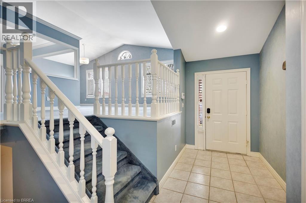 44 Trillium Way, Brantford, Ontario  N3R 7T8 - Photo 2 - 40822196