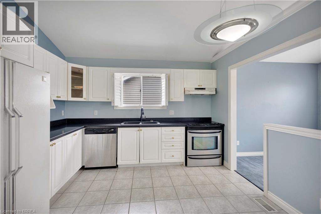 44 Trillium Way, Brantford, Ontario  N3R 7T8 - Photo 9 - 40822196