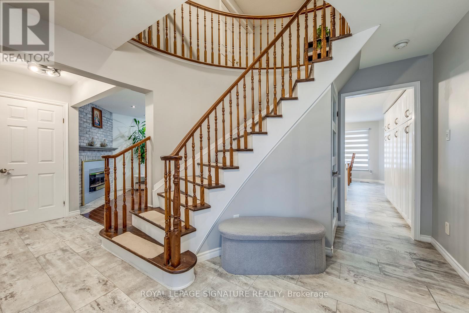 54 Randolf Court, Hamilton (Rushdale), Ontario  L8W 2Z8 - Photo 3 - X13020702