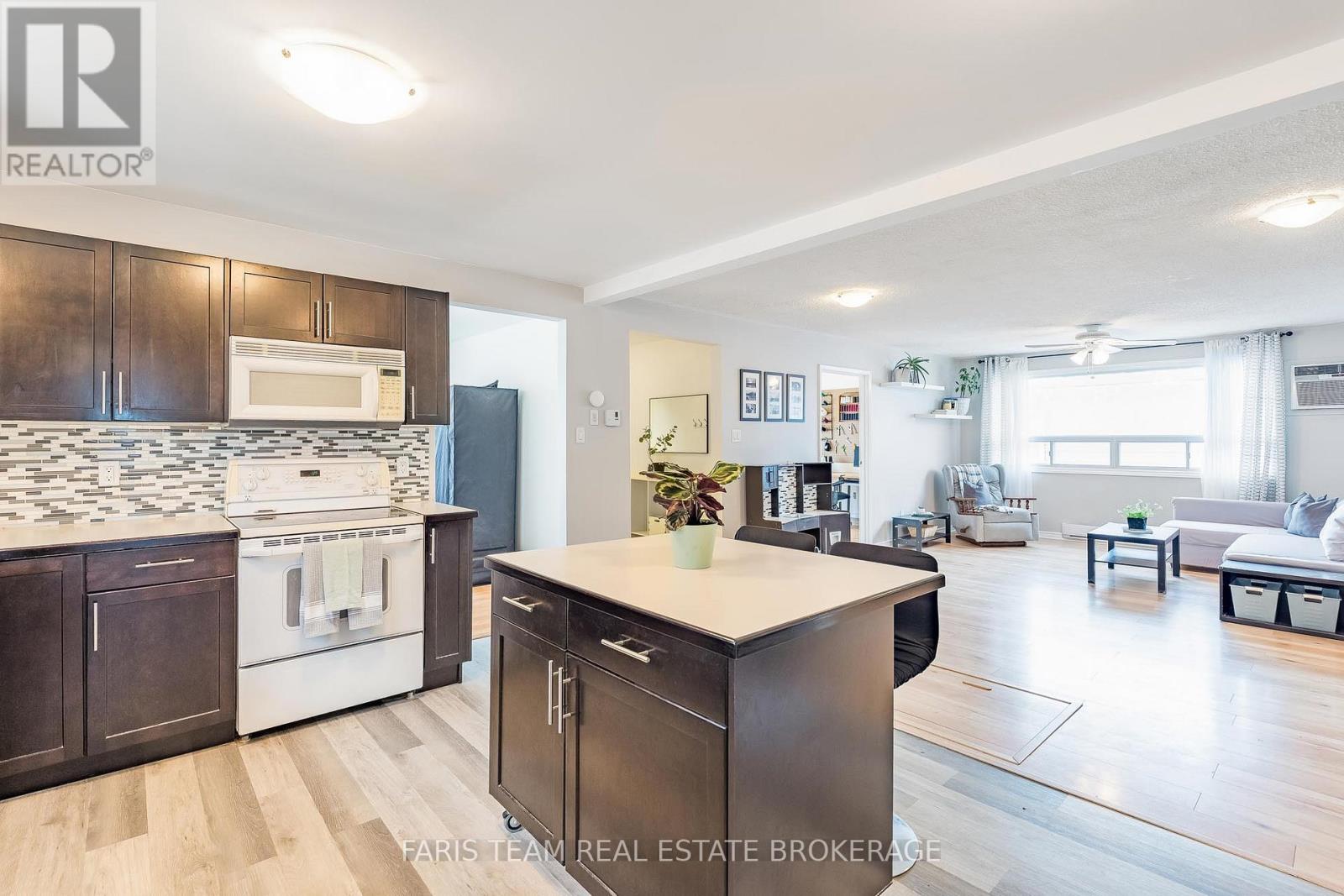 1120 Lindy Lane, Innisfil, Ontario  L0L 1R0 - Photo 10 - N13012064