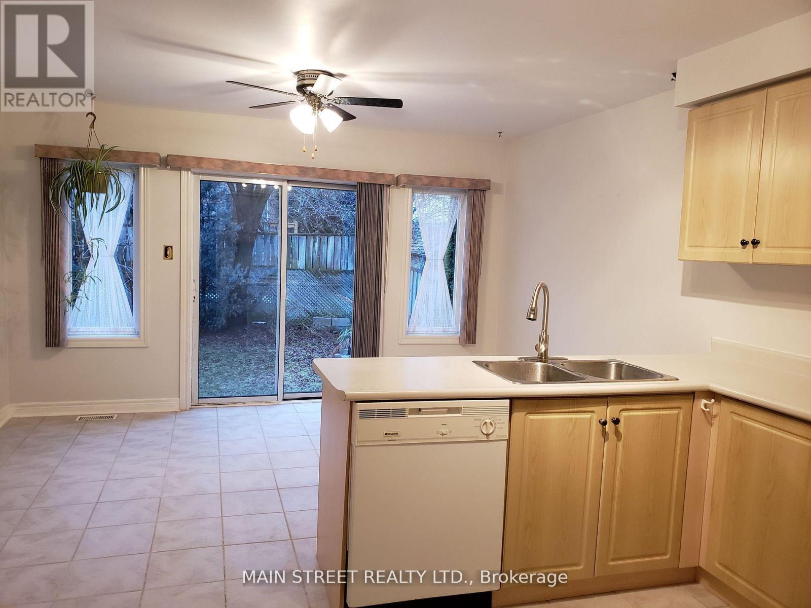 5 Brecken Drive, Georgina, Ontario  L4P 4A3 - Photo 5 - N13015890