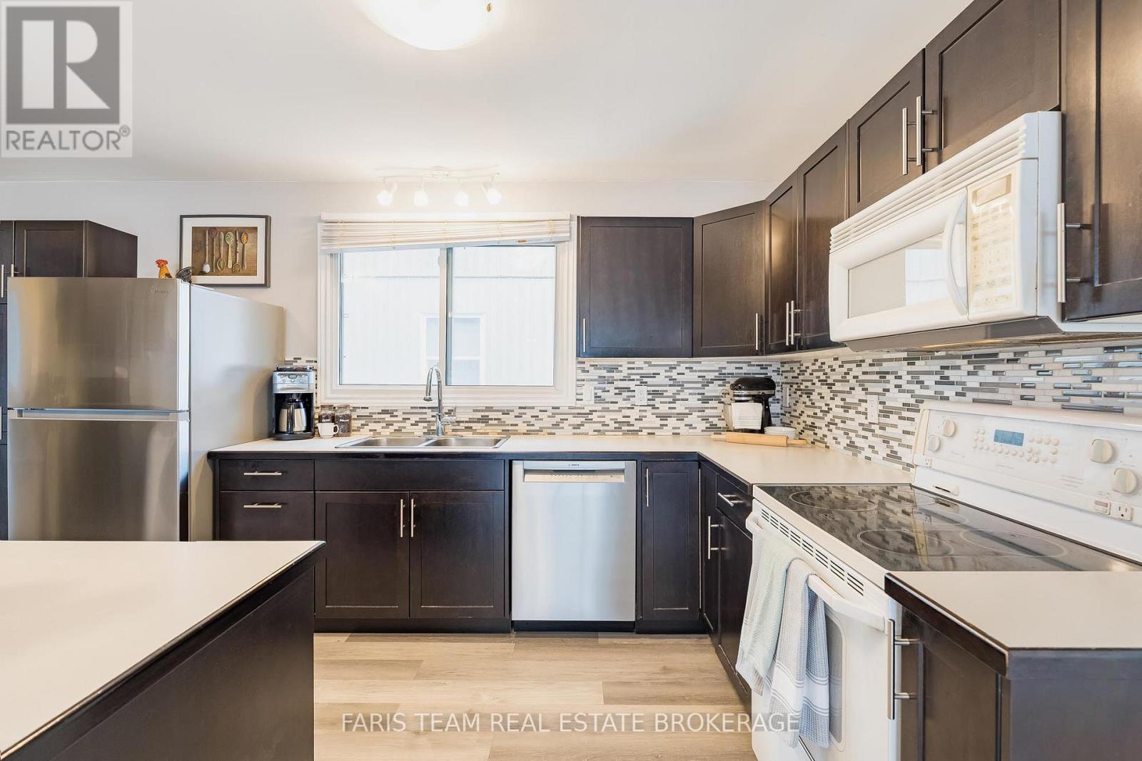 1120 Lindy Lane, Innisfil, Ontario  L0L 1R0 - Photo 8 - N13012064