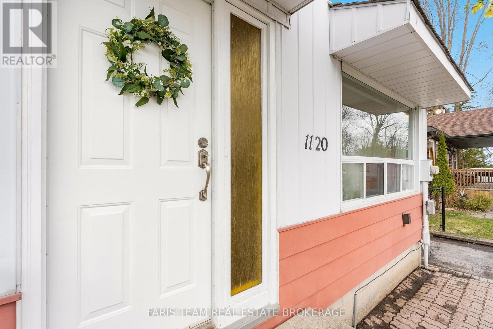 1120 Lindy Lane, Innisfil, Ontario  L0L 1R0 - Photo 3 - N13012064