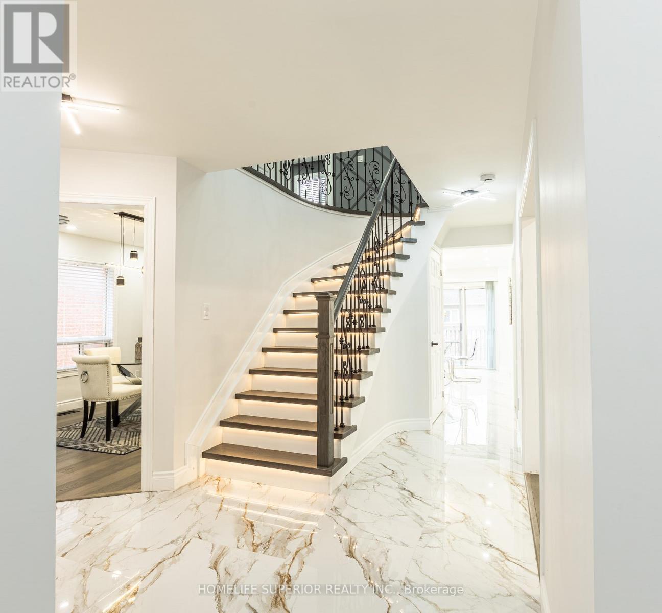 95 Clune Place, Whitby, Ontario  L1R 2C6 - Photo 3 - E13020750