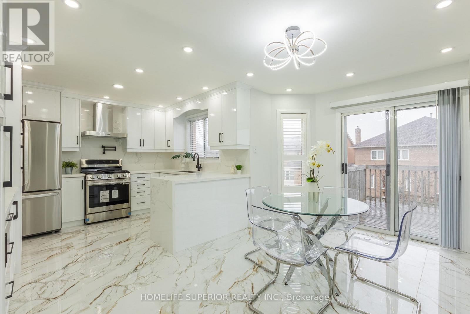 95 Clune Place, Whitby, Ontario  L1R 2C6 - Photo 9 - E13020750