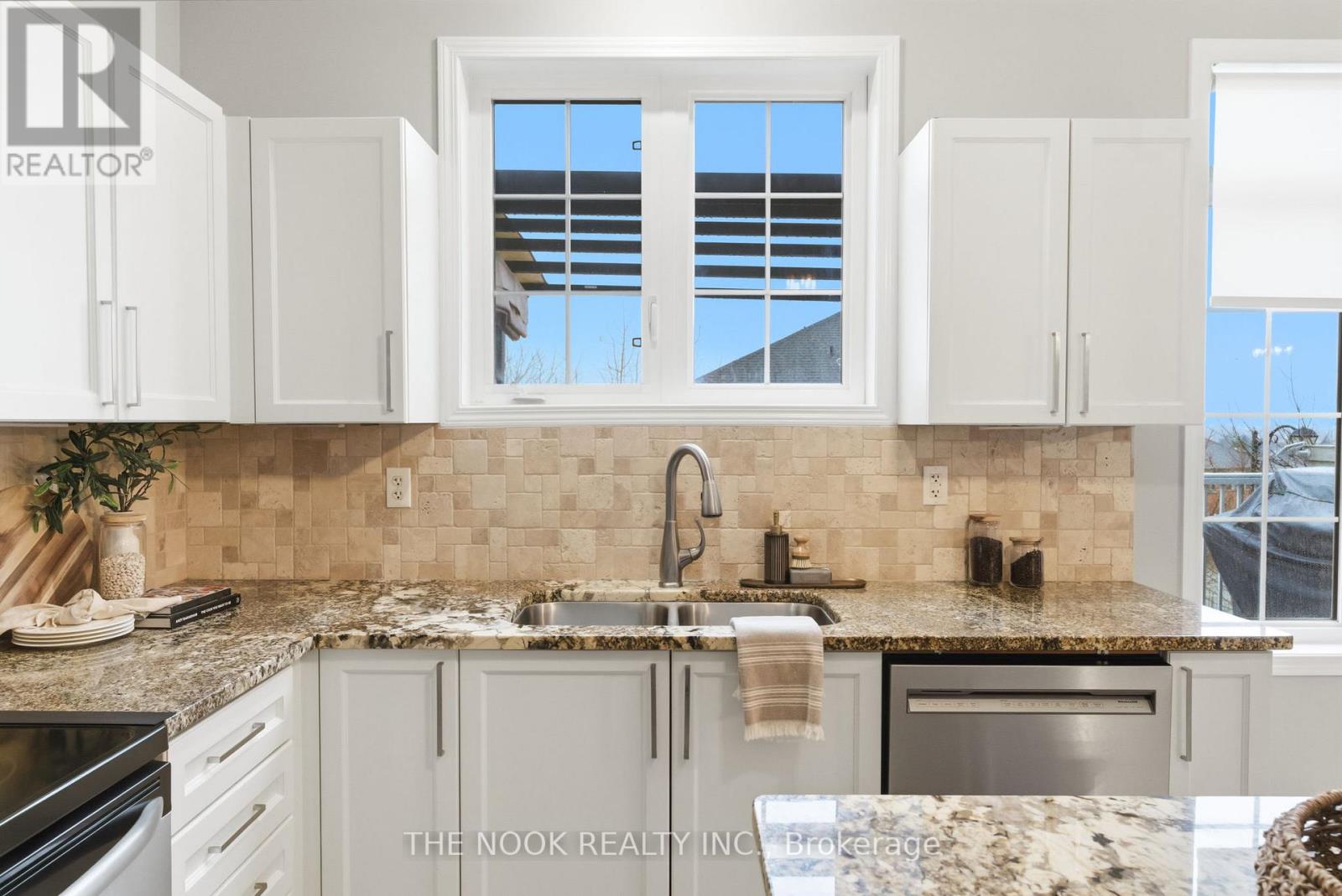 107 Barkdale Way, Whitby, Ontario  L1N 0G2 - Photo 10 - E13020906