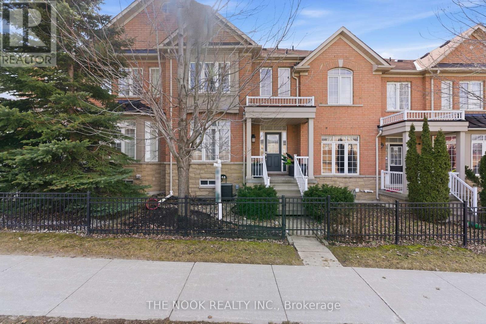 107 Barkdale Way, Whitby, Ontario  L1N 0G2 - Photo 3 - E13020906