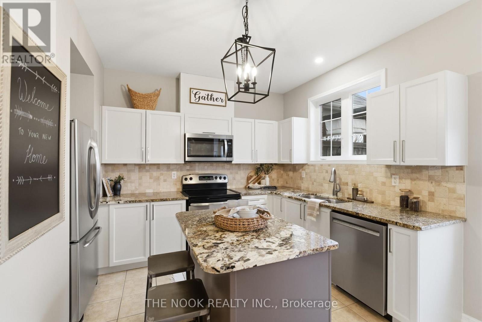 107 Barkdale Way, Whitby, Ontario  L1N 0G2 - Photo 9 - E13020906