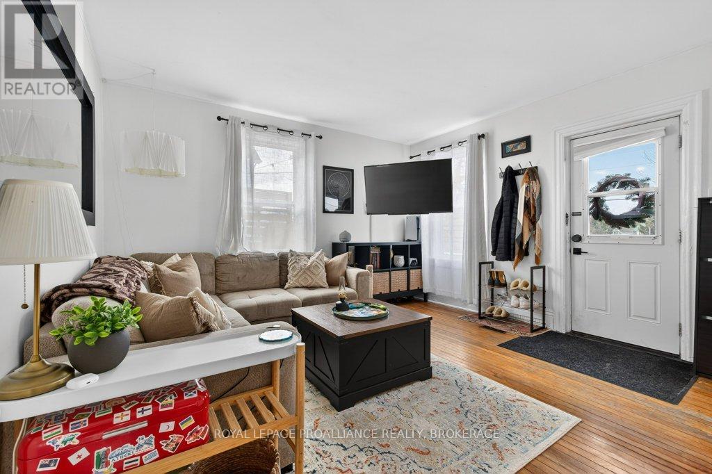 151 Adelaide Street, Gananoque, Ontario  K7G 2B7 - Photo 4 - X13020770