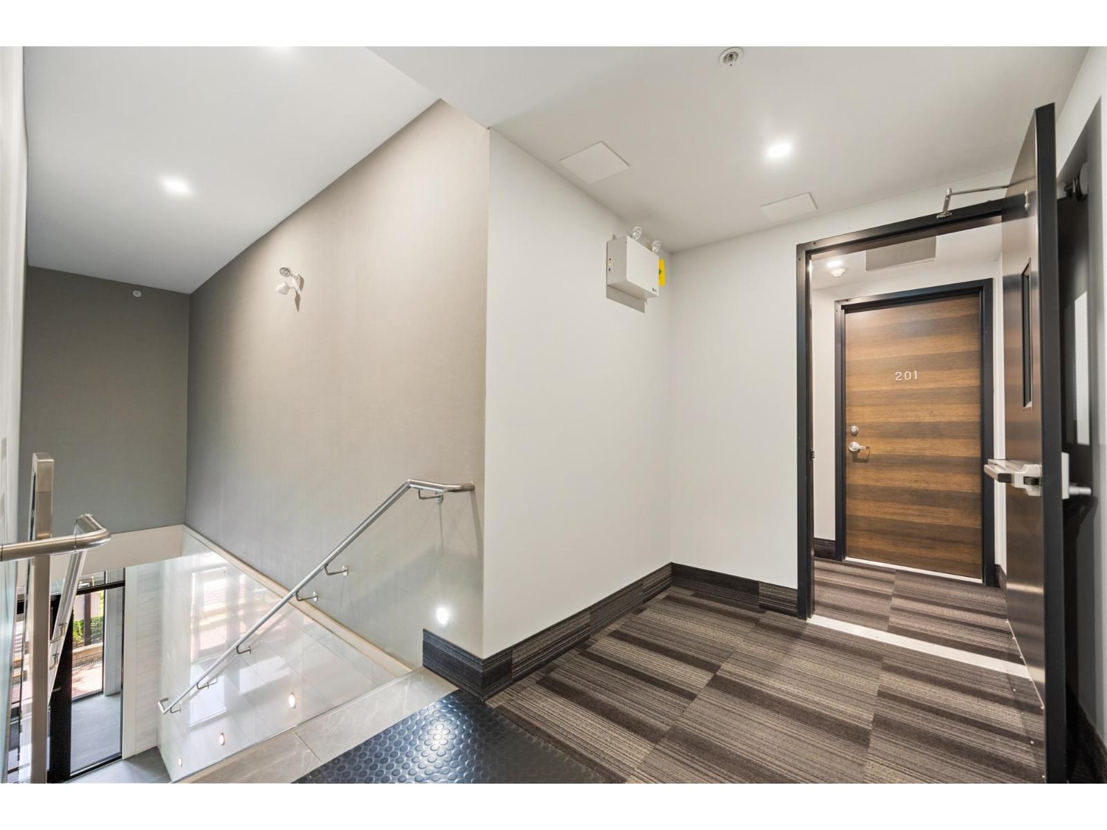 201 23189 Francis Avenue, Langley, British Columbia  V1M 0G4 - Photo 3 - C8078040