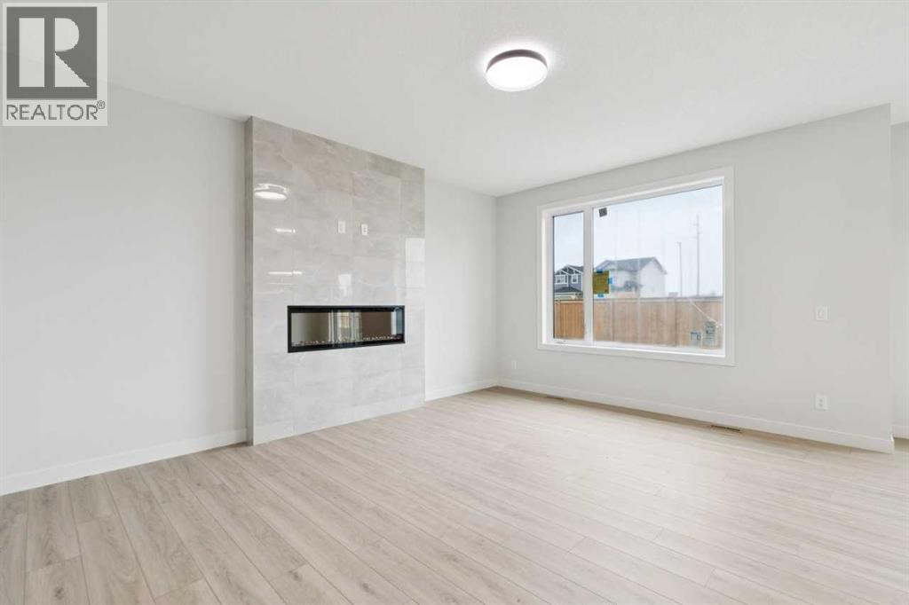 57 Southborough Square, Cochrane, Alberta  T4C 3J7 - Photo 13 - A2293227