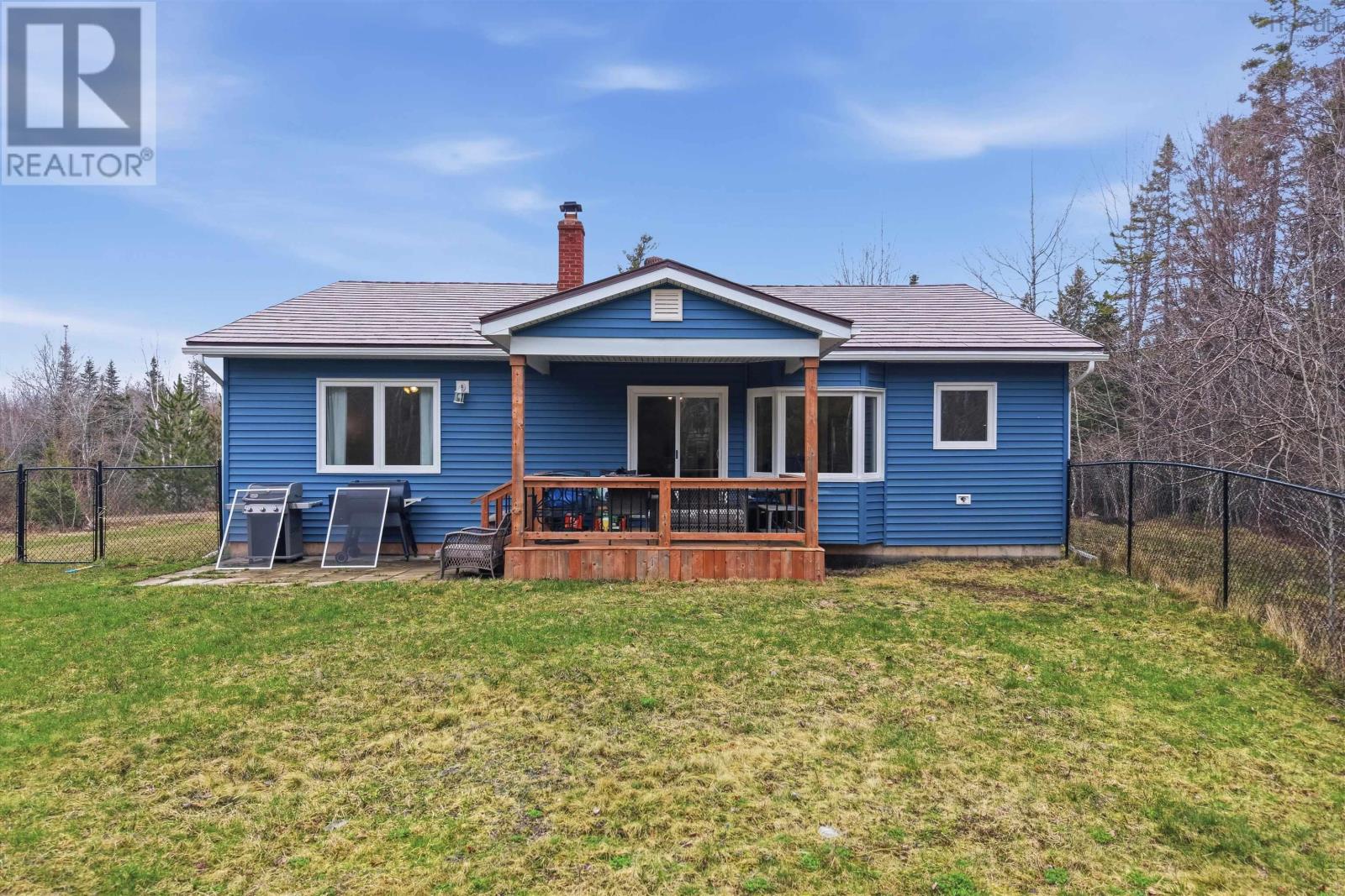 10 Hescott Street, Elmsdale, Nova Scotia  B2S 1L6 - Photo 33 - 202608010