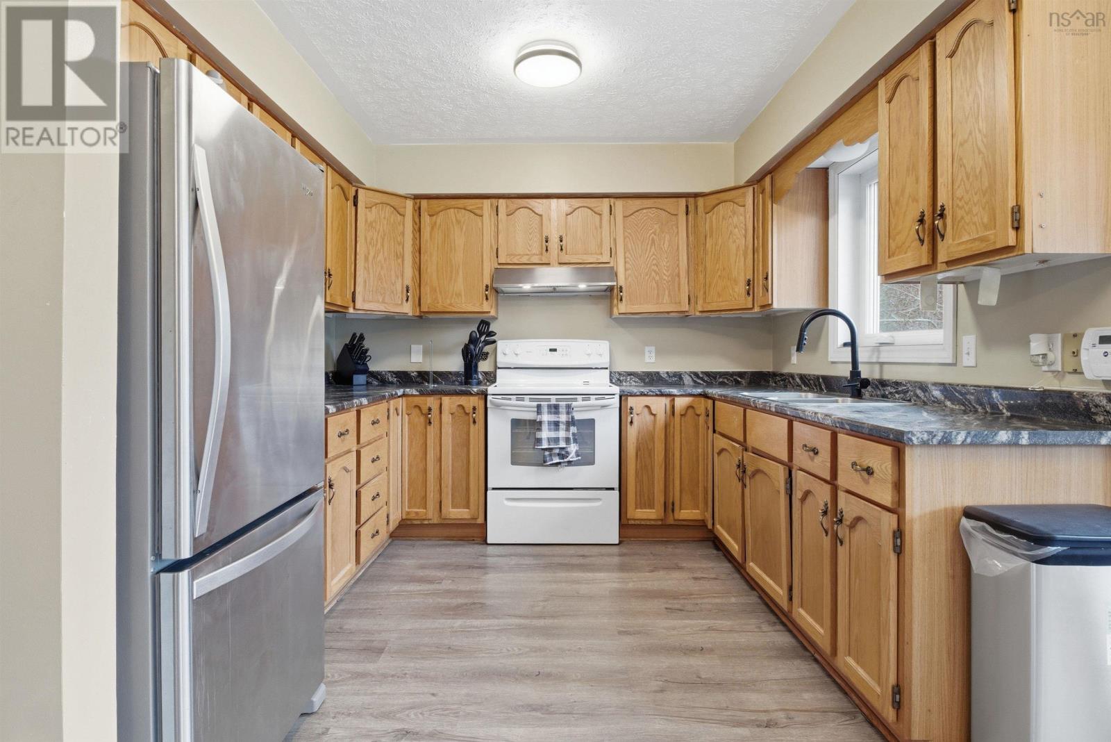 10 Hescott Street, Elmsdale, Nova Scotia  B2S 1L6 - Photo 13 - 202608010