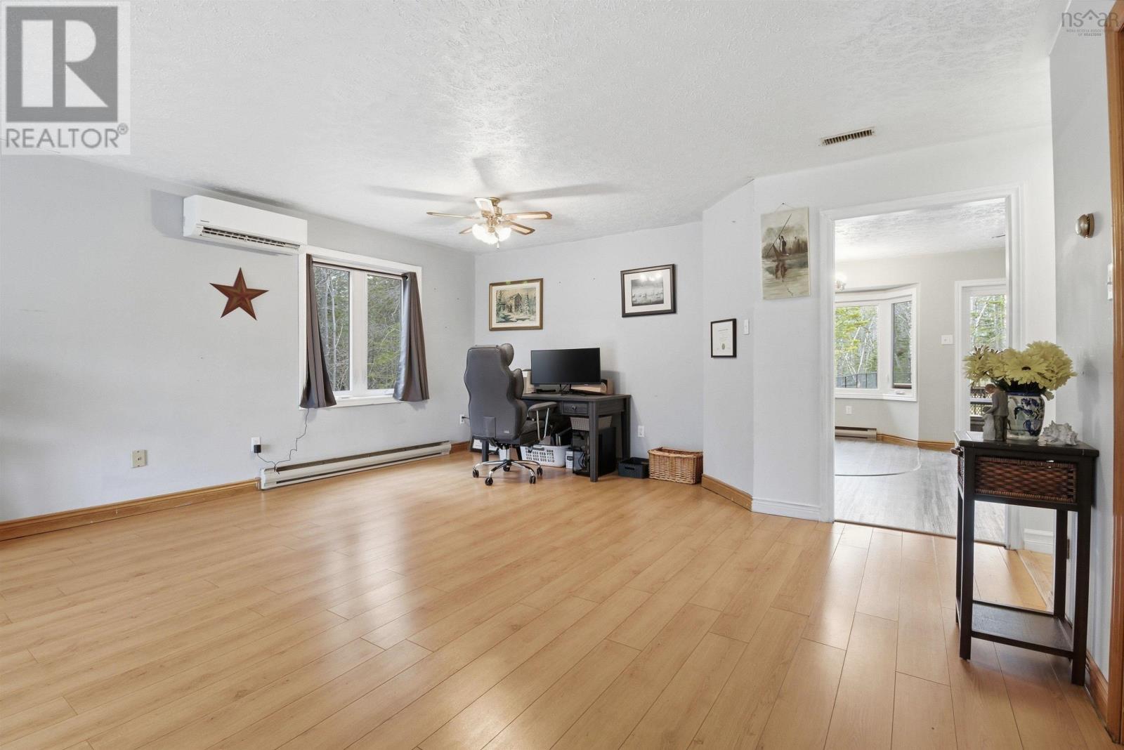 10 Hescott Street, Elmsdale, Nova Scotia  B2S 1L6 - Photo 9 - 202608010