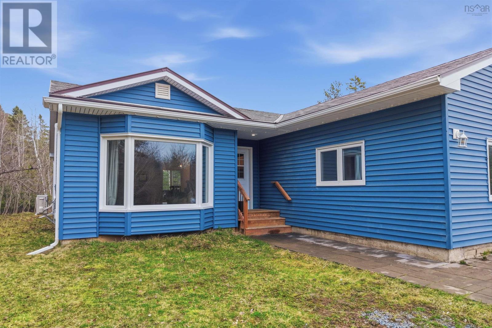 10 Hescott Street, Elmsdale, Nova Scotia  B2S 1L6 - Photo 3 - 202608010