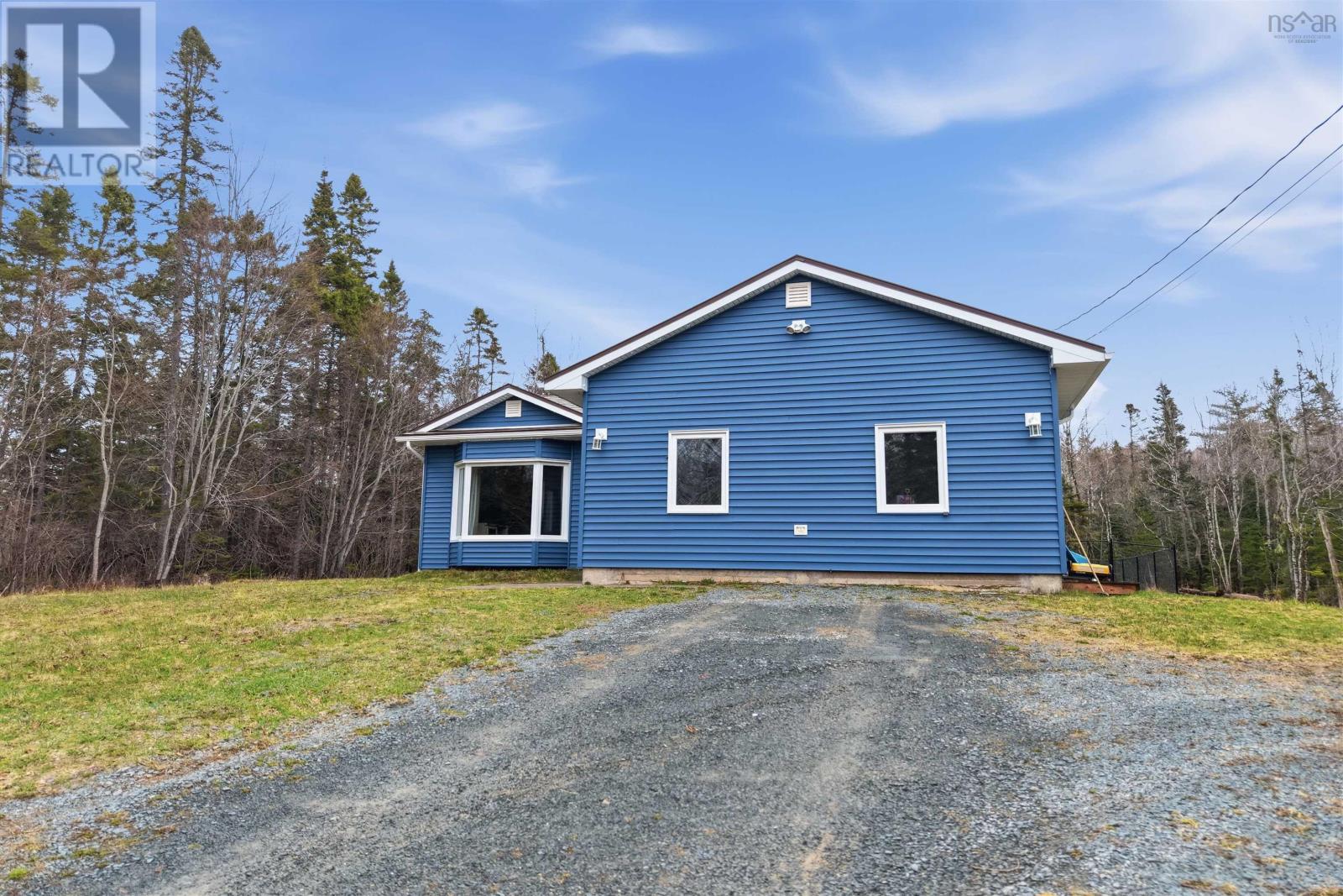 10 Hescott Street, Elmsdale, Nova Scotia  B2S 1L6 - Photo 35 - 202608010